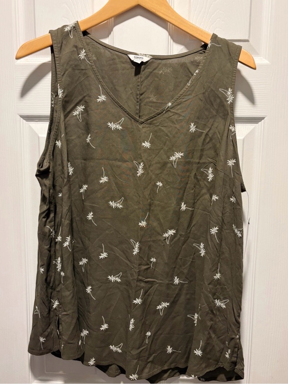 Sonoma Olive Green Palm-Print V-Neck Sleeveless Tank
